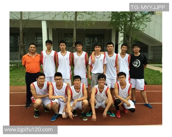 赛后分析:成都篮球队与广州篮球队心理素质对比及影响因素探讨 赛后分析:成都篮球队与广州篮球队心理素质对比及影响因素探讨