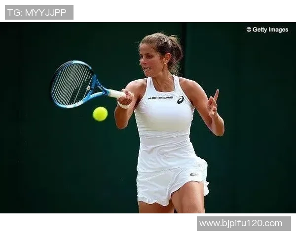 重庆网球队的中路突破之道：深度解析网球战术与训练秘诀