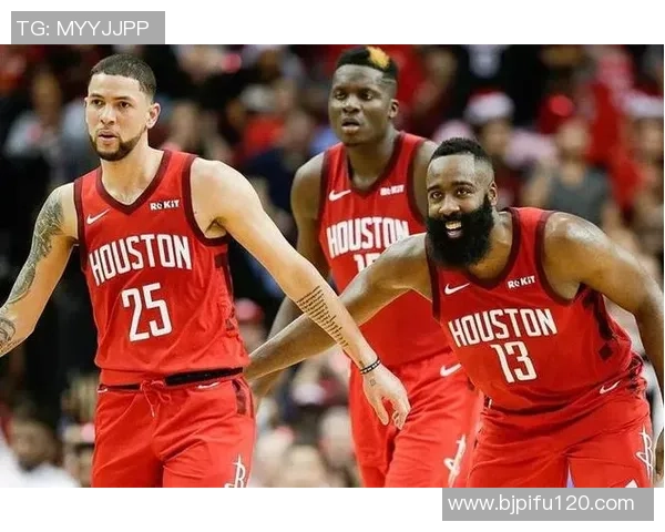 重庆足球队战术之争引发热议球迷与专家各执己见探讨未来发展方向 重庆足球队战术之争引发热议球迷与专家各执己见探讨未来发展方向