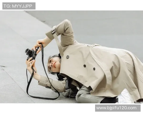 足球明星携子女追星之旅：亲子共赏偶像魅力与运动精神